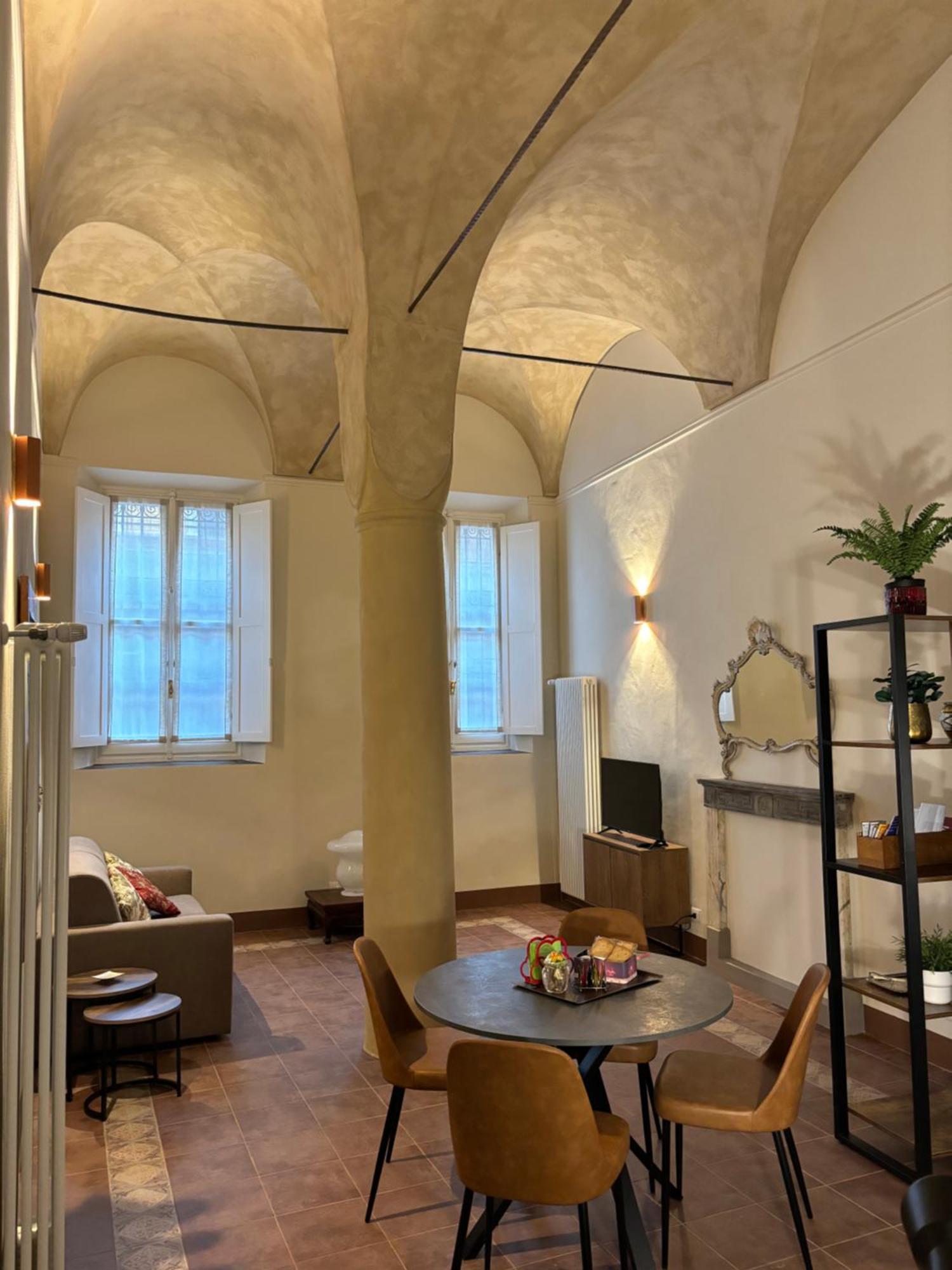 Appartamento L'Antica Colonna, In Centro Storico Парма Екстериор снимка